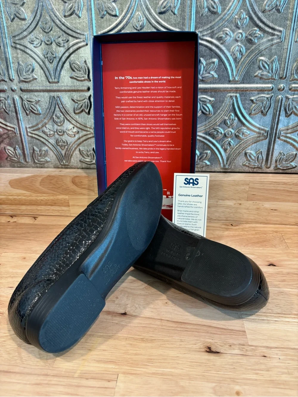 SAS Black Leather Croc Slip-On Loafers 9.5N